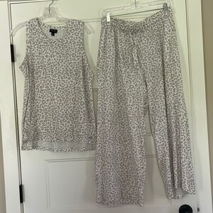 Tahari Animal Print Pajamas Large Gray